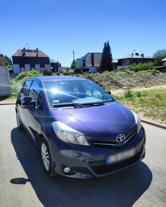 Toyota Yaris cena 11900 przebieg: 331000, rok produkcji 2012 z Bydgoszcz małe 106